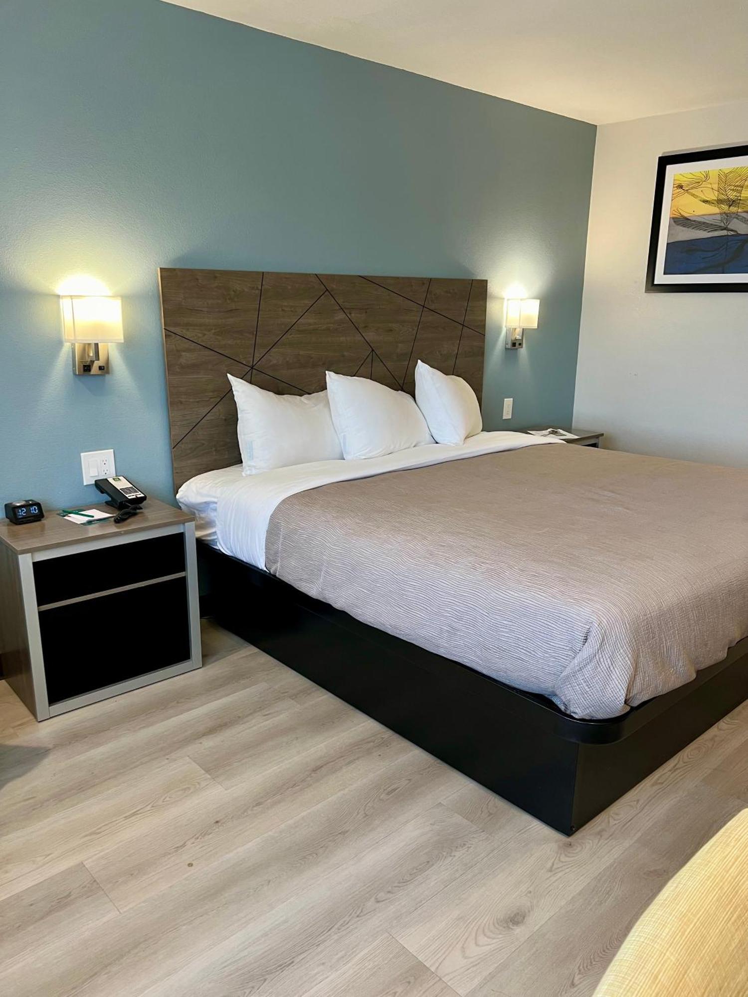 Quality Inn Tracy I-205 Экстерьер фото